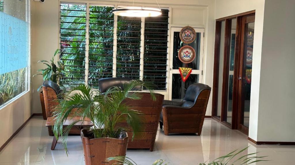 Victoria Palms Hotel Сува Екстериор снимка