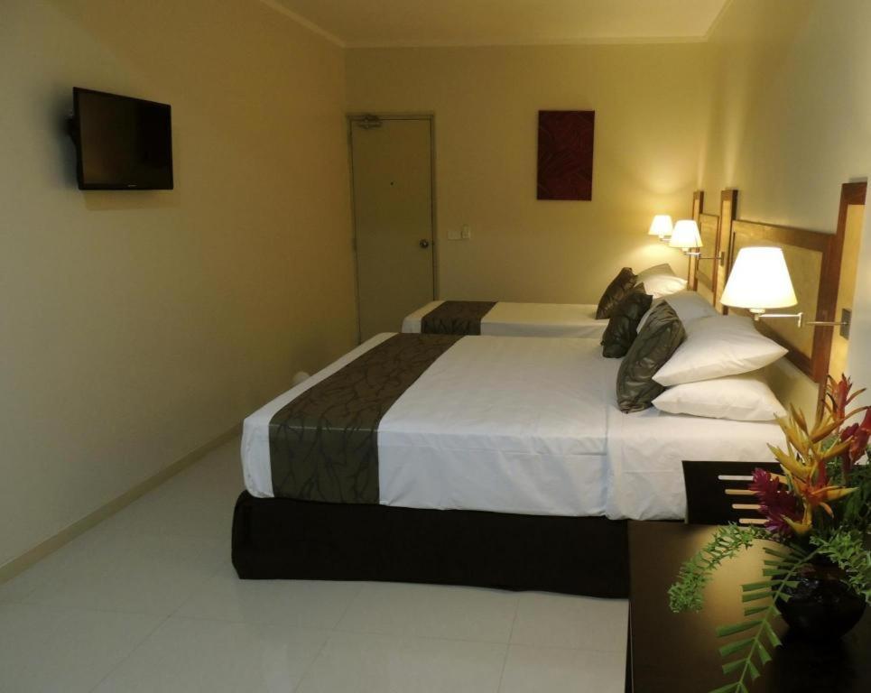 Victoria Palms Hotel Сува Екстериор снимка