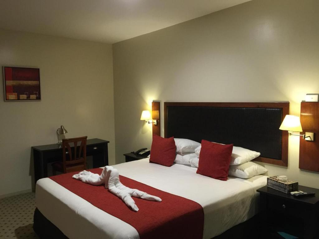 Victoria Palms Hotel Сува Екстериор снимка